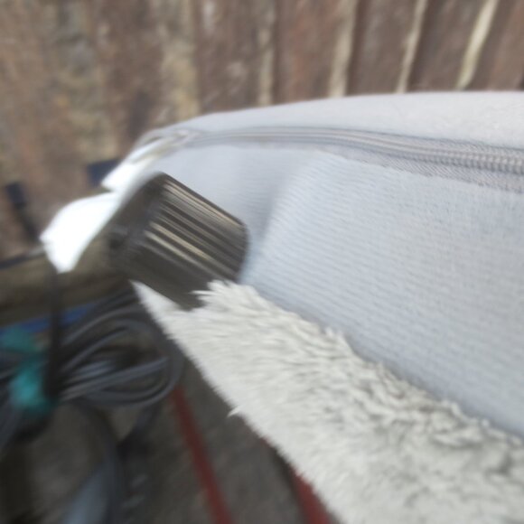 Sunbeam Back Contouring Self Inflating Heating Pad with Lumbar Support & Remote - Picture 7 of 11